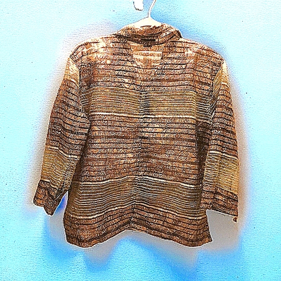 Unleash Your Style with the Pre-Loved West End Long Sleeve Button-Down Shirt - Picture 14 of 16